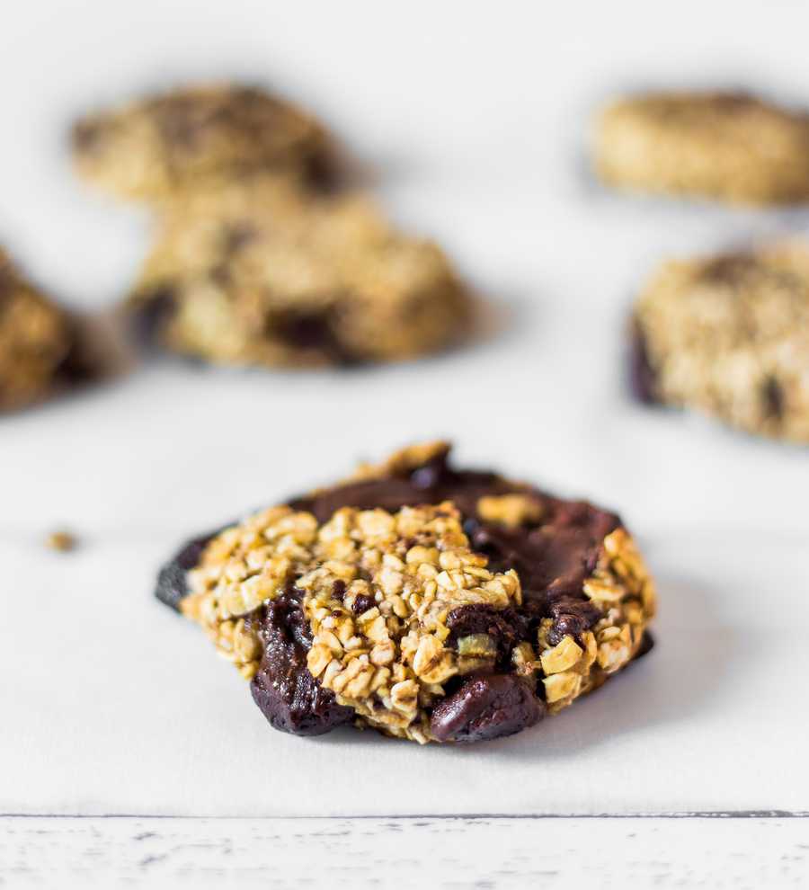 gluten-free vegan oatmeal cookies